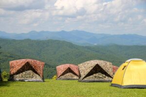 https://hilltopcamplembang.com/tempat-camping-di-lembang-bandung-murah/