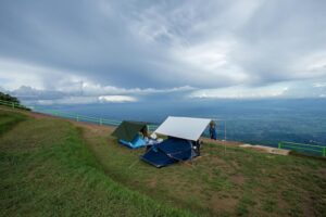 https://hilltopcamplembang.com/tempat-camping-di-lembang-bandung-murah/